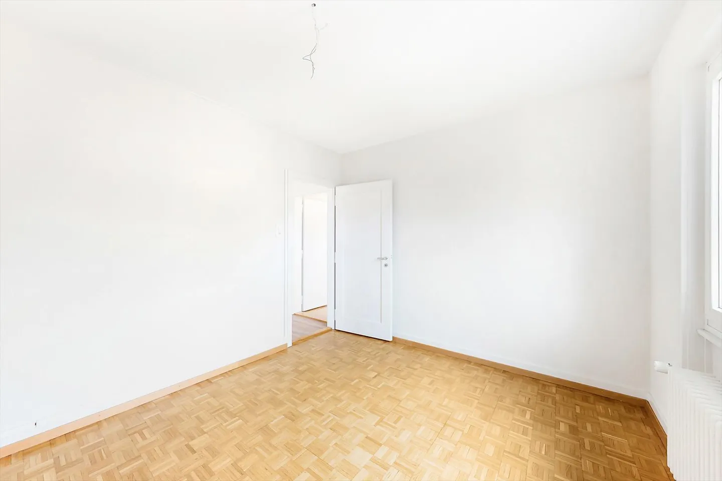 Appartement récemment rénové dans un quartier calme - Photo 5 sur 8