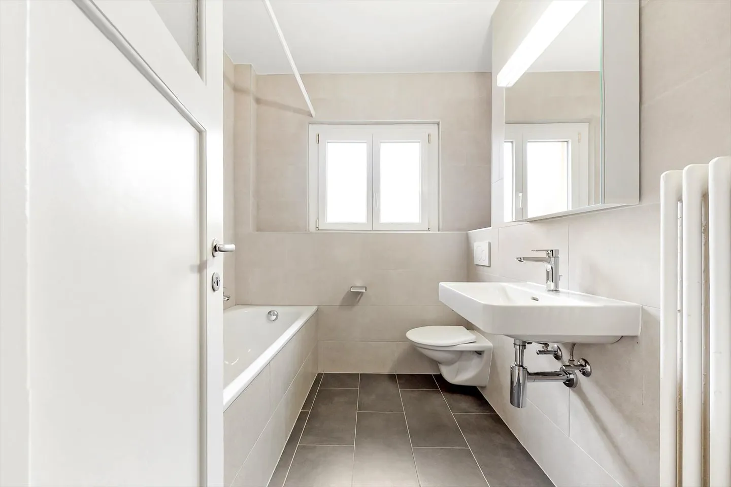 Appartement récemment rénové dans un quartier calme - Photo 6 sur 8
