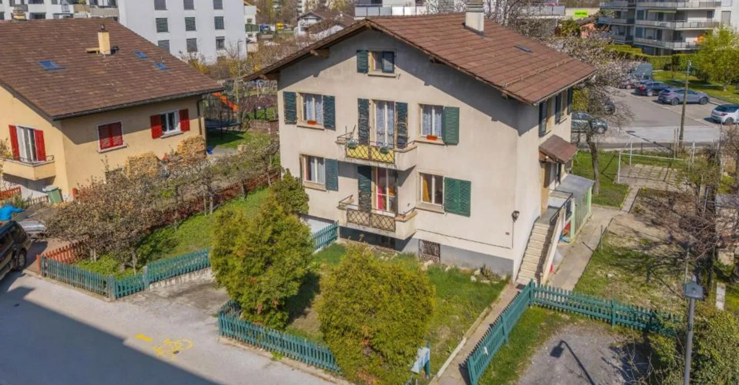 Casa con reddito locativo immediato nel cuore di Champsec - Foto 1 di 12