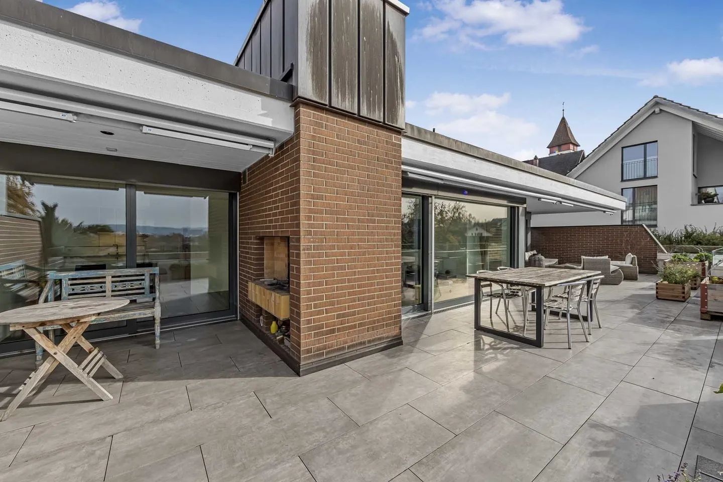 Terrace house with panoramic terrace / Living & working under one roof - Photo 5 of 14