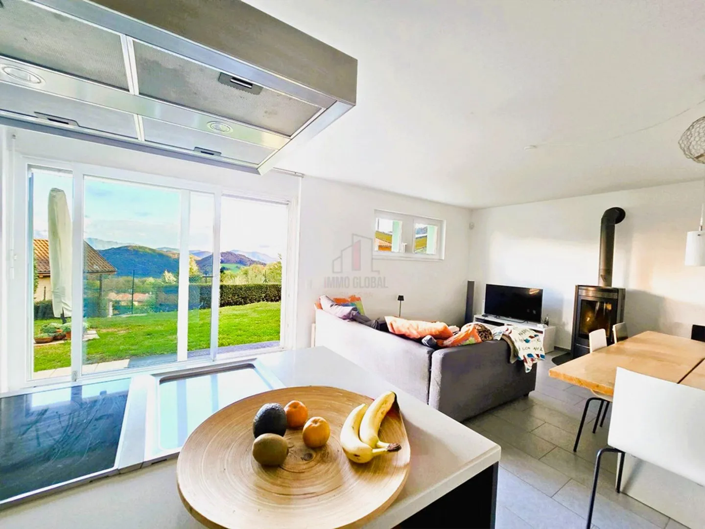 Welcoming and Bright, New Price, Must See - Photo 2 of 9