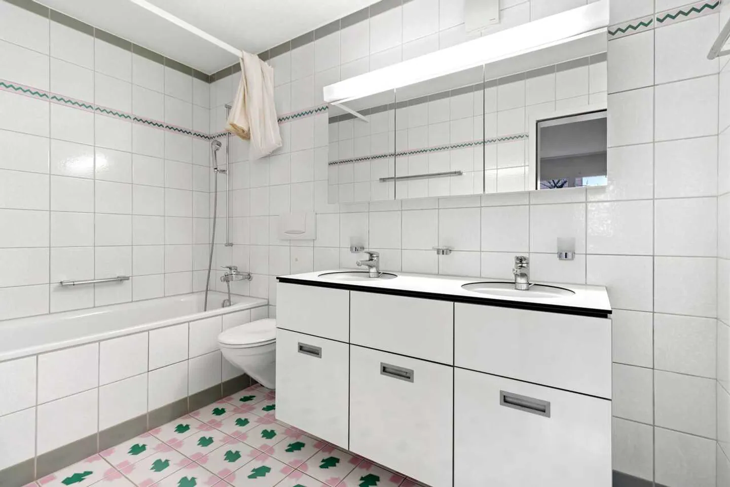 Vie spacieuse dans une maison de ville de 5½ pièces près du lac - Photo 9 sur 12