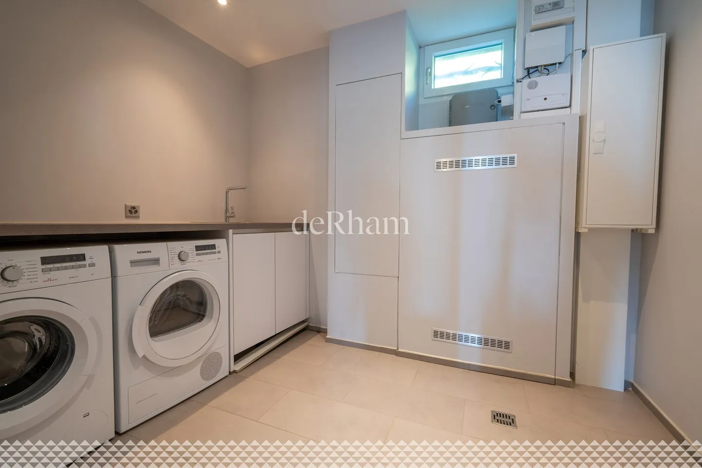 Villa individuell komplett renoviert, mit atemberaubendem Blick! - Foto 11 von 13