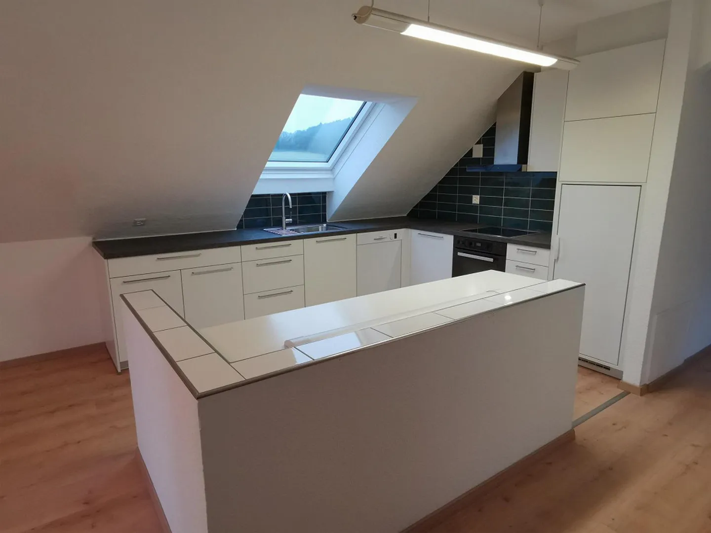 Appartamento mansardato affascinante con vista - Foto 1 di 8