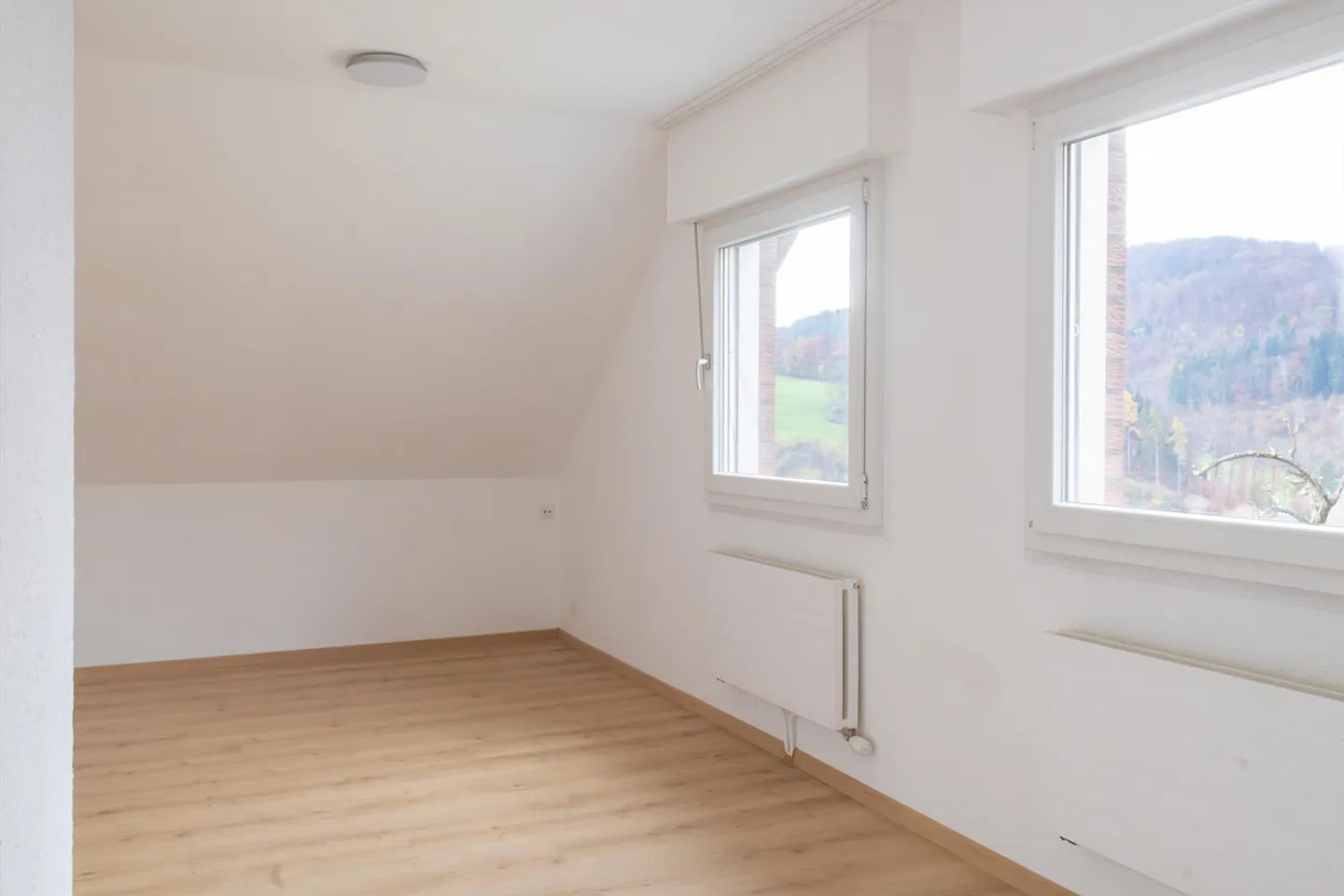 Appartamento mansardato affascinante con vista - Foto 6 di 8