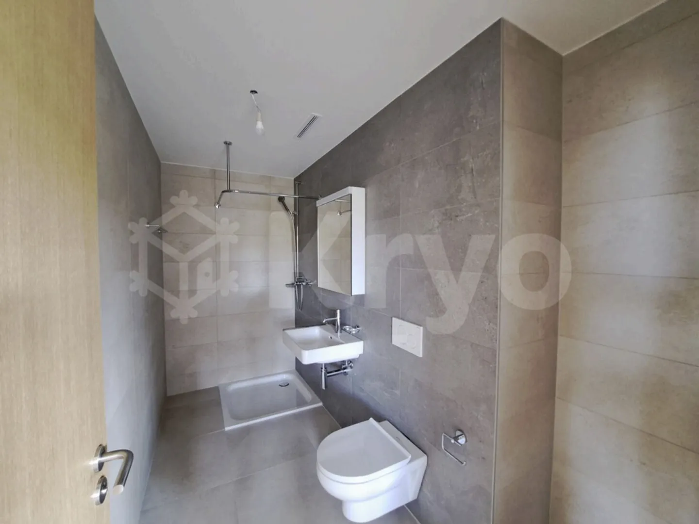 Modern Attique Apartment with Terrace - Photo 4 of 10