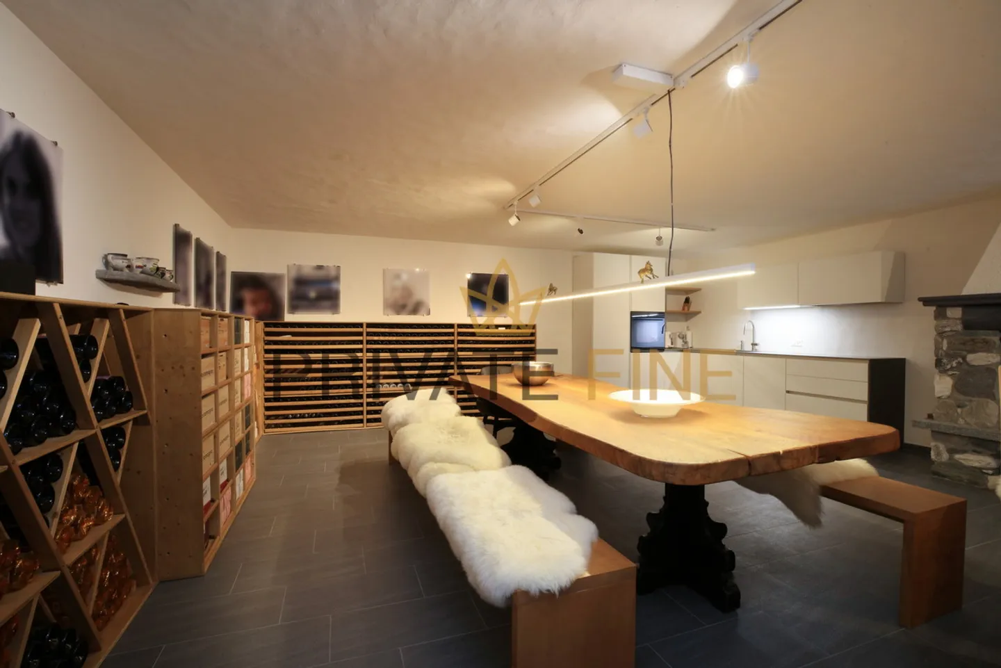 Villa luxueuse de 6,5 pièces avec jardin spacieux, piscine et cave à vin - Photo 8 sur 10