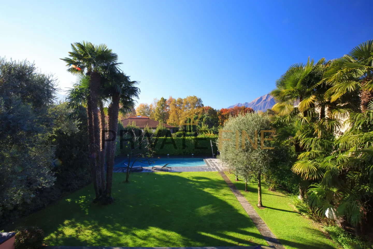 Villa luxueuse de 6,5 pièces avec jardin spacieux, piscine et cave à vin - Photo 10 sur 10