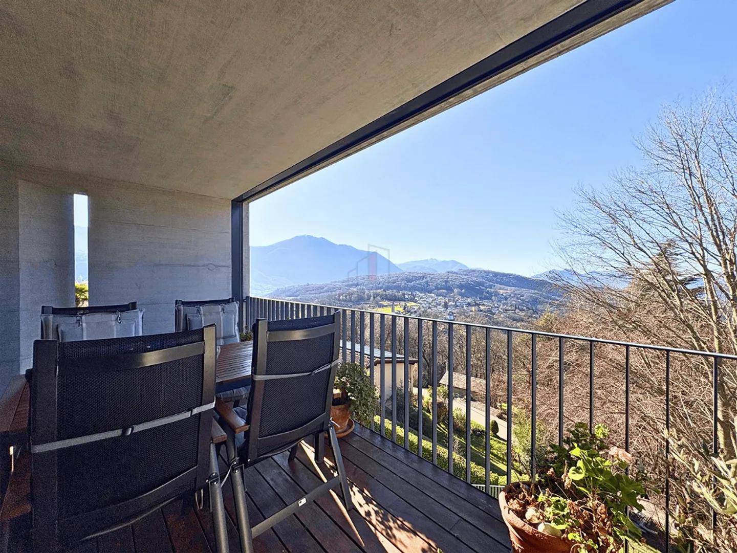 Perfect for Your Large Family - Photo 10 of 11