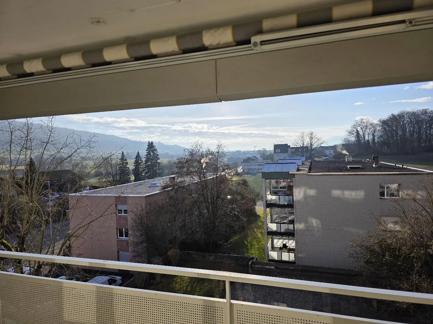 Günstiges Studio mit Balkon - Foto 1 von 5