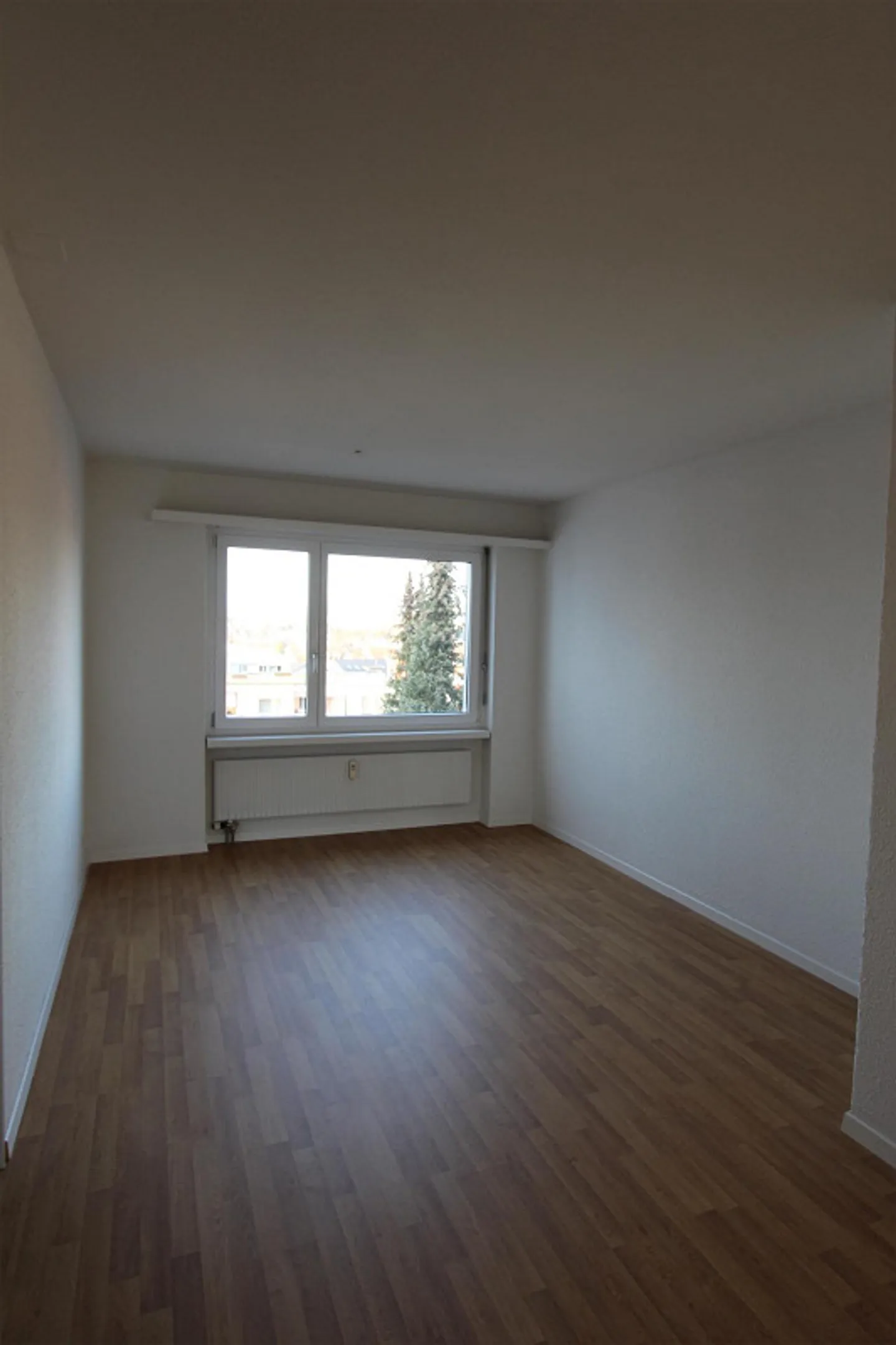 Beautiful apartment with great layout - Photo 5 of 7