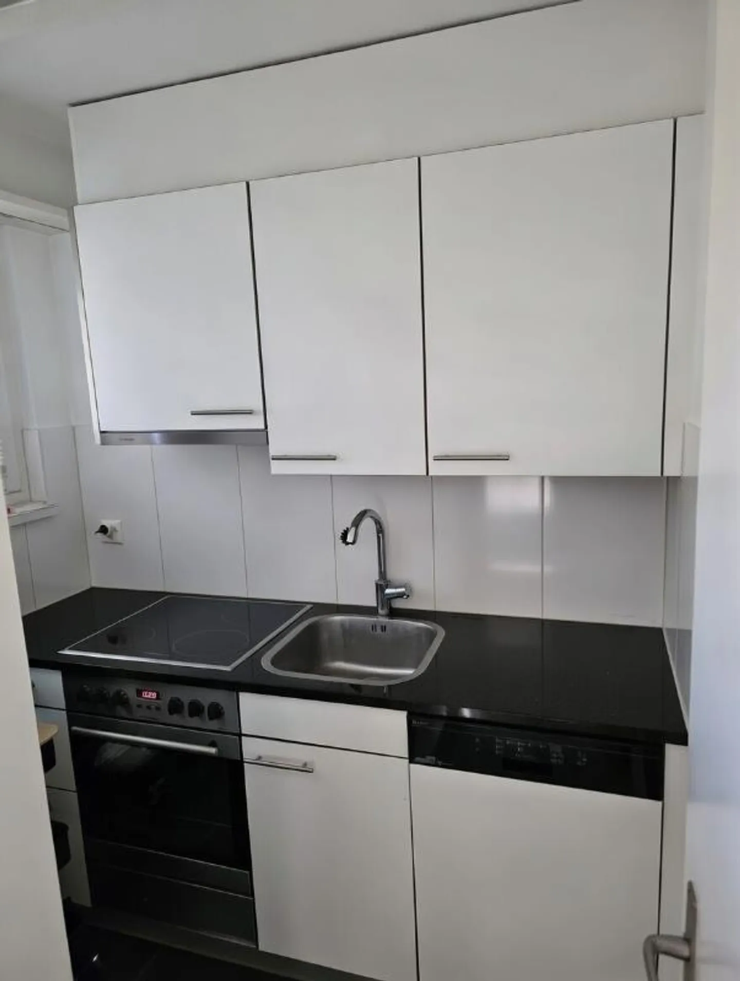 Günstiges Studio mit Balkon - Foto 4 von 5