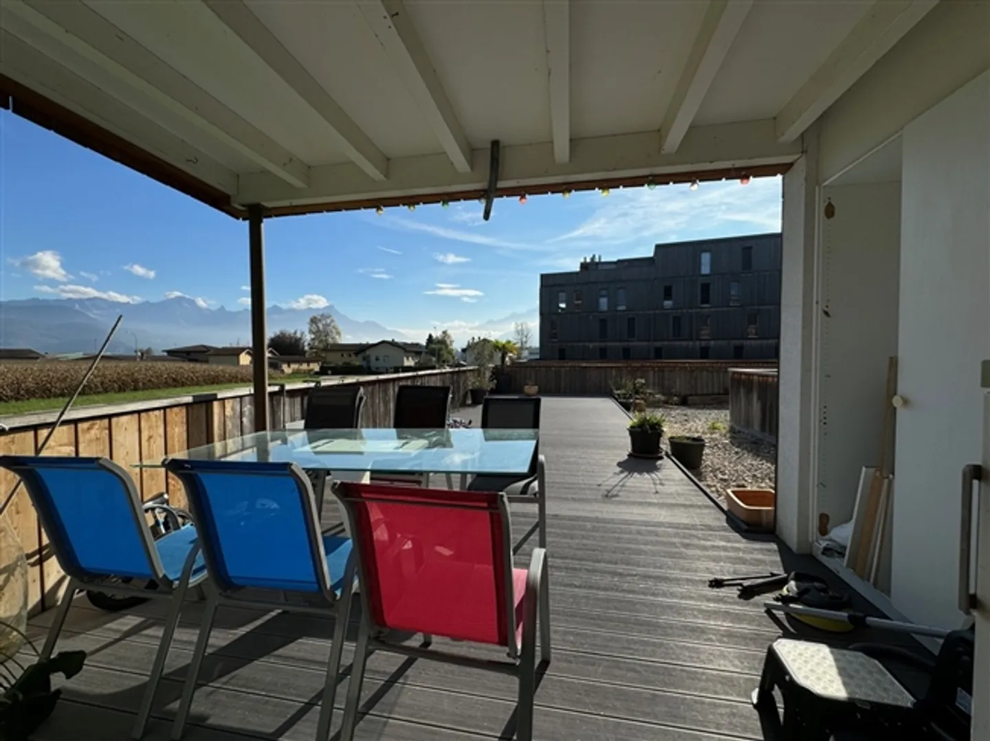 Spacious 4.5 room apartment in Vouvry with garage box - Photo 3 of 11