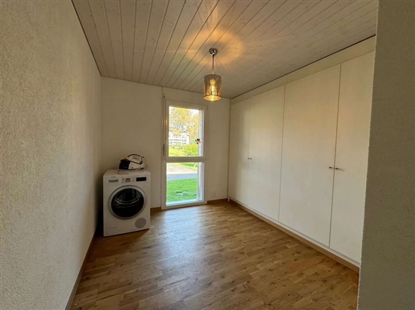 Spacious 4.5 room apartment in Vouvry with garage box - Photo 7 of 11