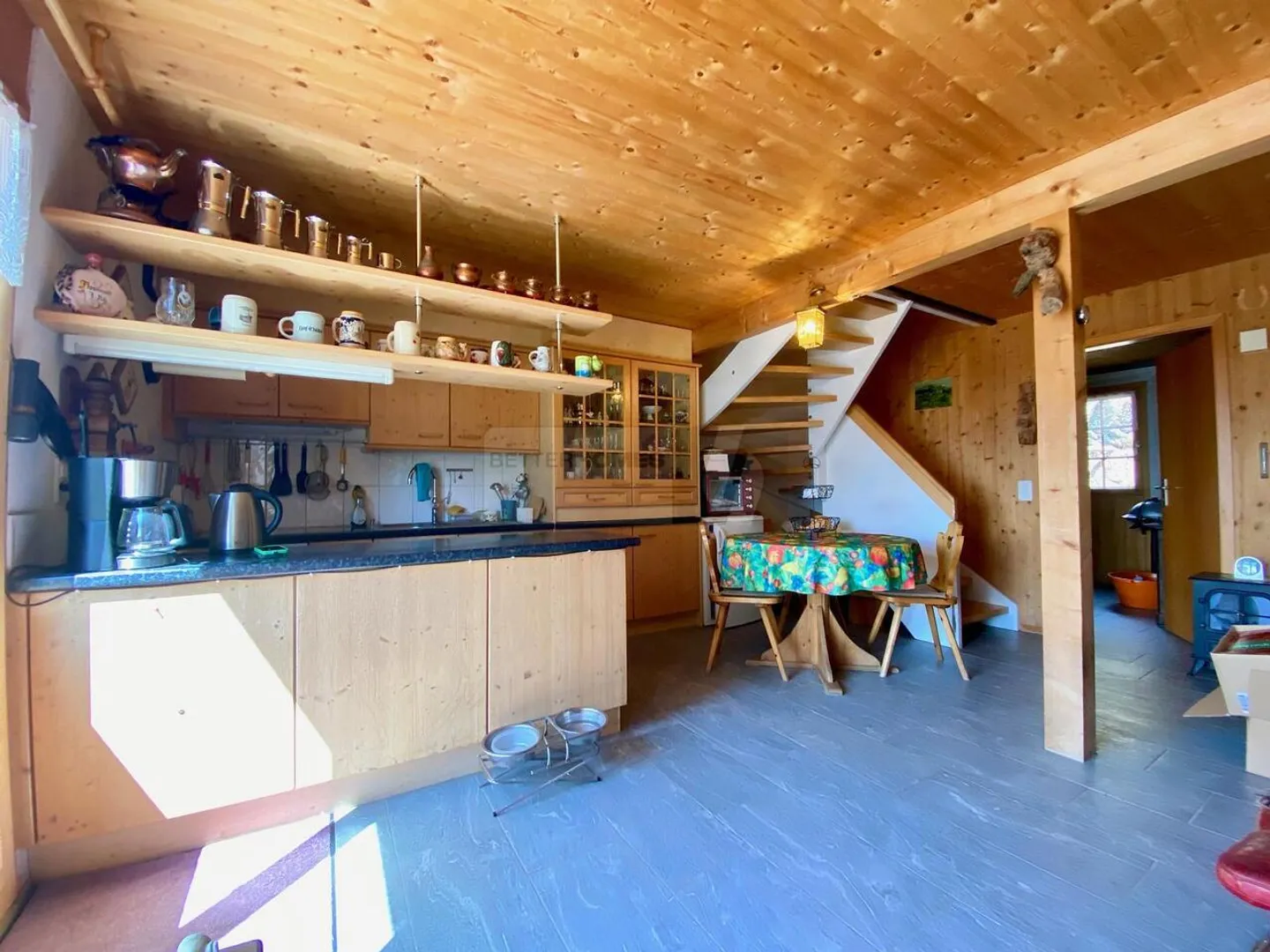 Charmantes Chalet mit Sonnenterrasse - Foto 3 von 6