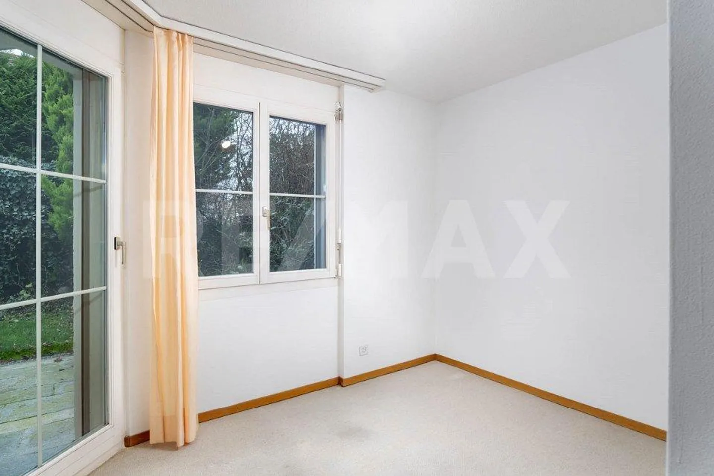 Perfect Location - 3.5-Room Garden Apartment near Train Station and Lake - Photo 7 of 13