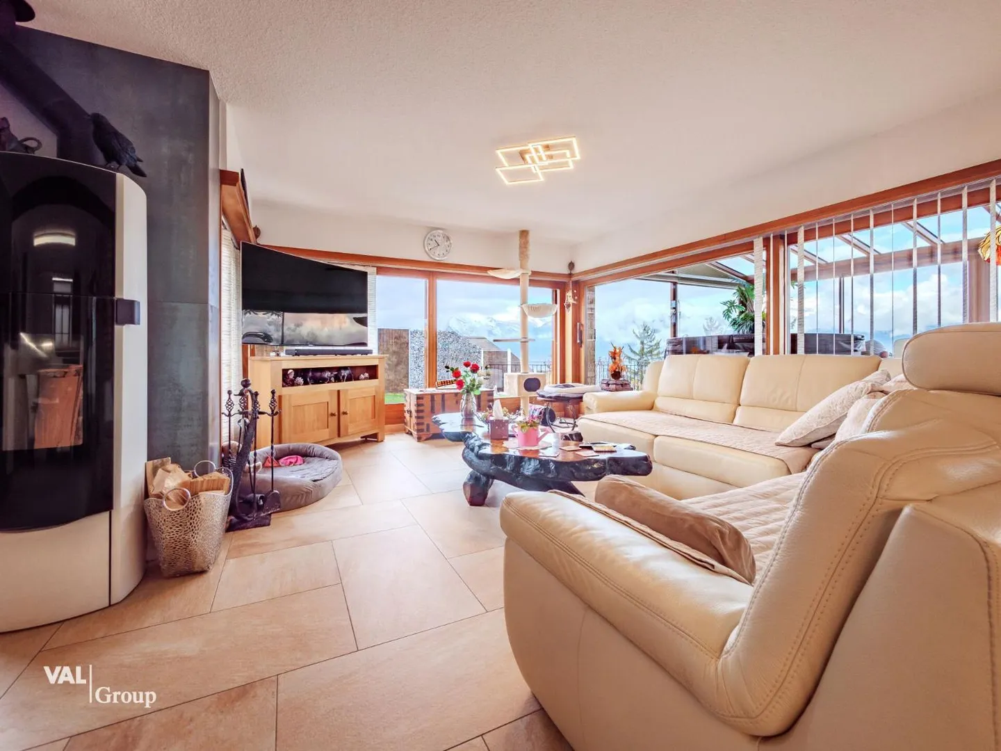 Chalet mit außergewöhnlichem Panorama, das durch Liebe und Leidenschaft bereichert wird - Foto 7 von 13