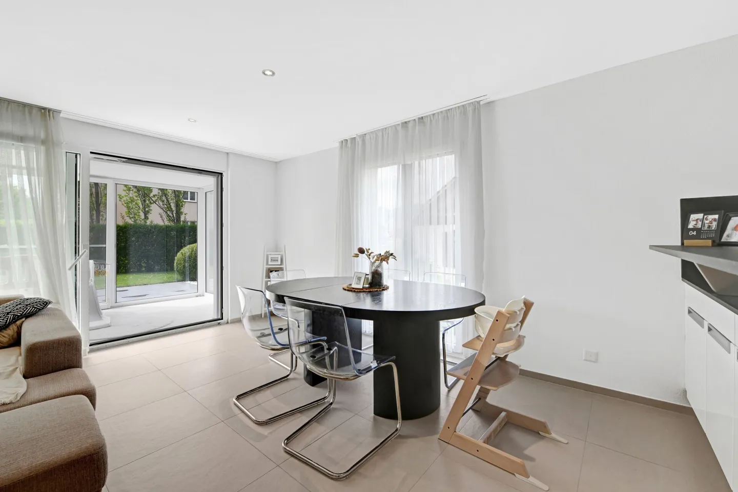Wohnen im Grünen: Lichtdurchflutete 5.5-Zimmer-Wohnung mit Wintergarten, Sitzplatz und Hobbyraum - Foto 5 von 42