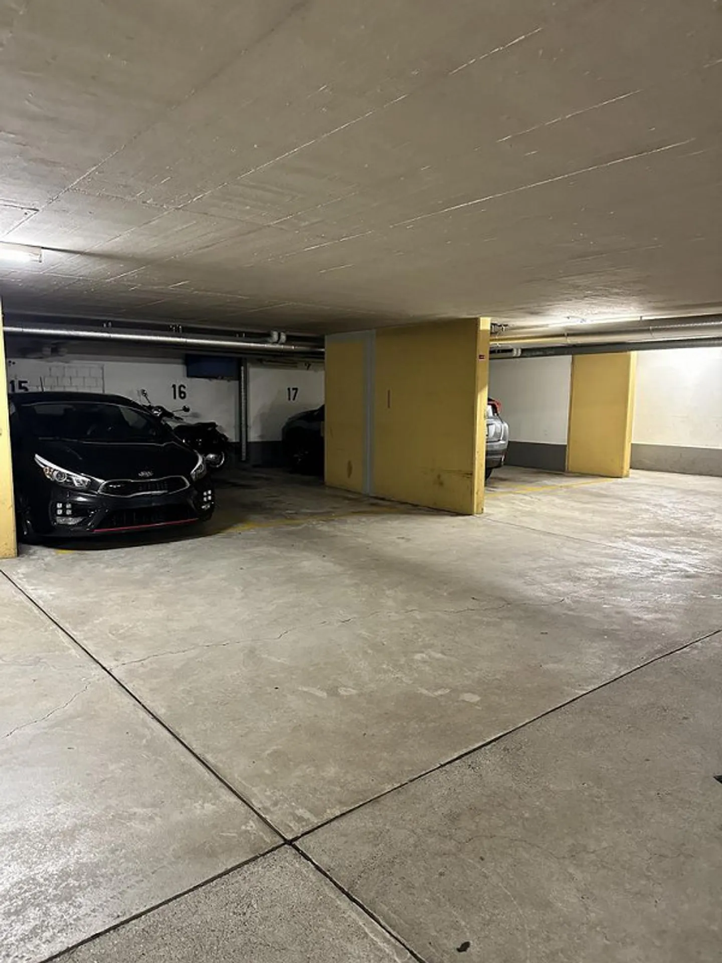 Posto auto nel garage sotterraneo - Foto 3 di 8