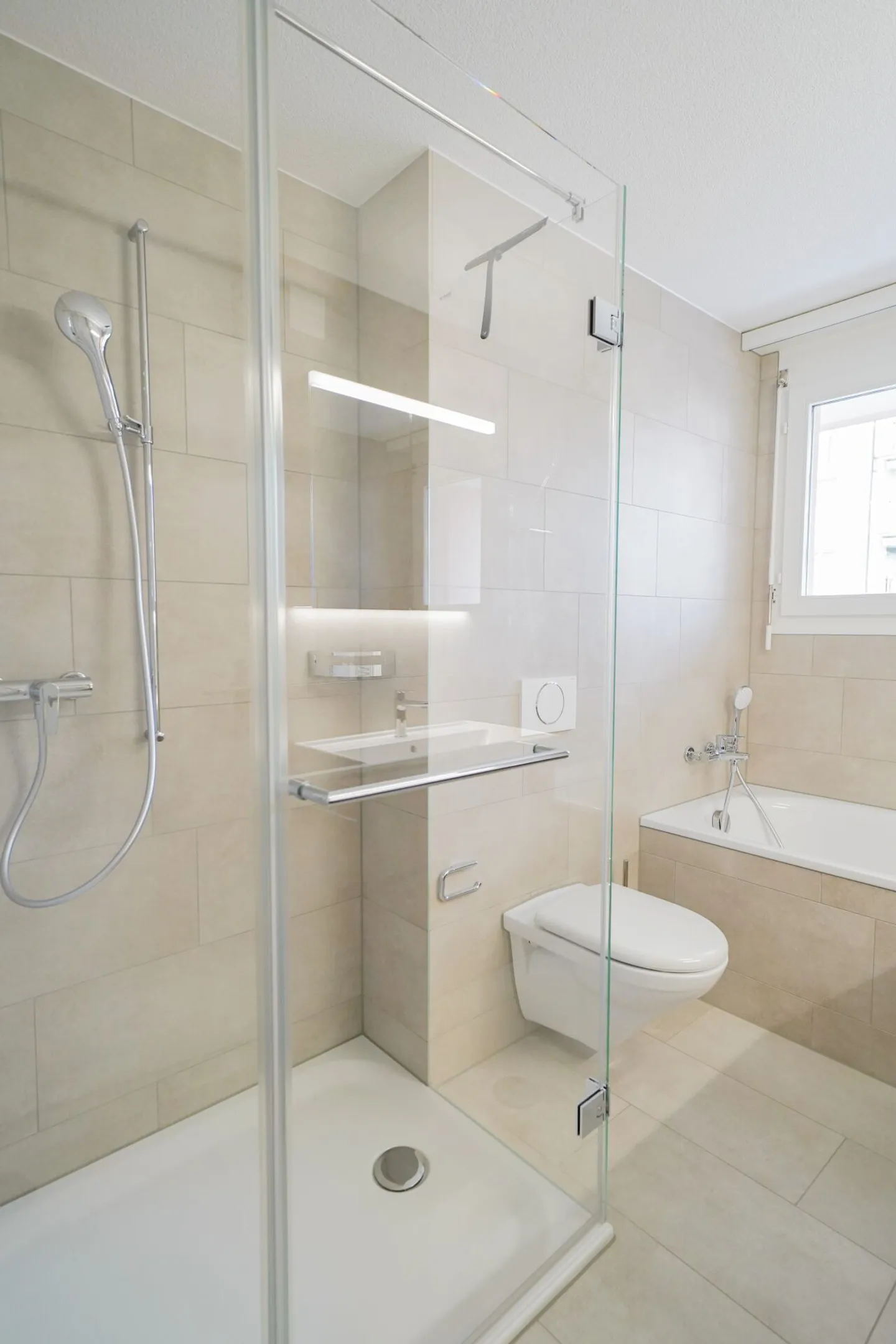 Modernes Apartment in Stansstad - Foto 3 von 13