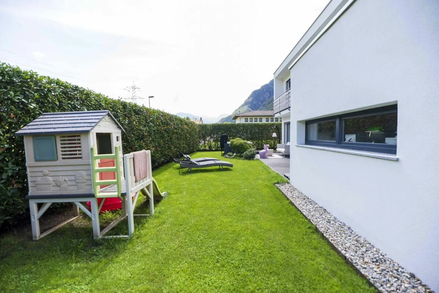 We sell a modern and comfortable villa with garden - Photo 6 of 15