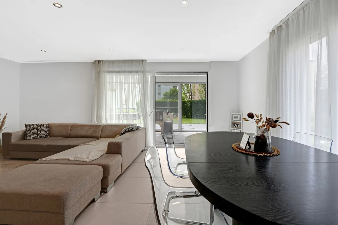 Wohnen im Grünen: Lichtdurchflutete 5.5-Zimmer-Wohnung mit Wintergarten, Sitzplatz und Hobbyraum - Foto 11 von 42
