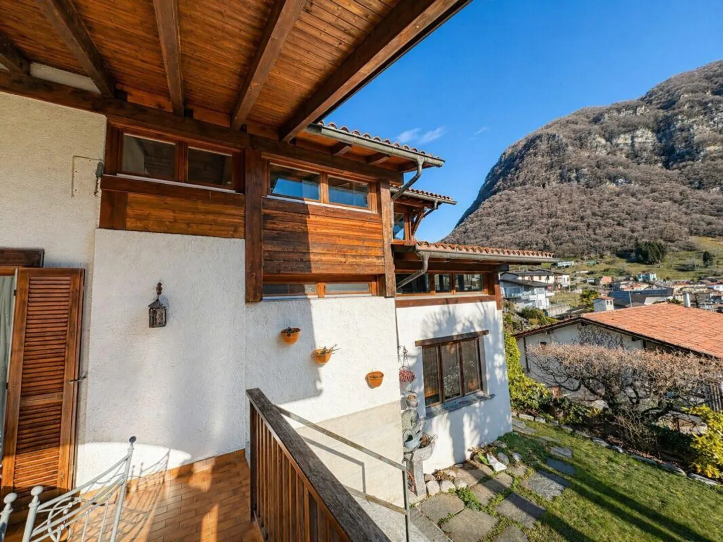Merveilleuse maison immergée dans la verdure avec vue dégagée à Arogno - Photo 26 sur 30