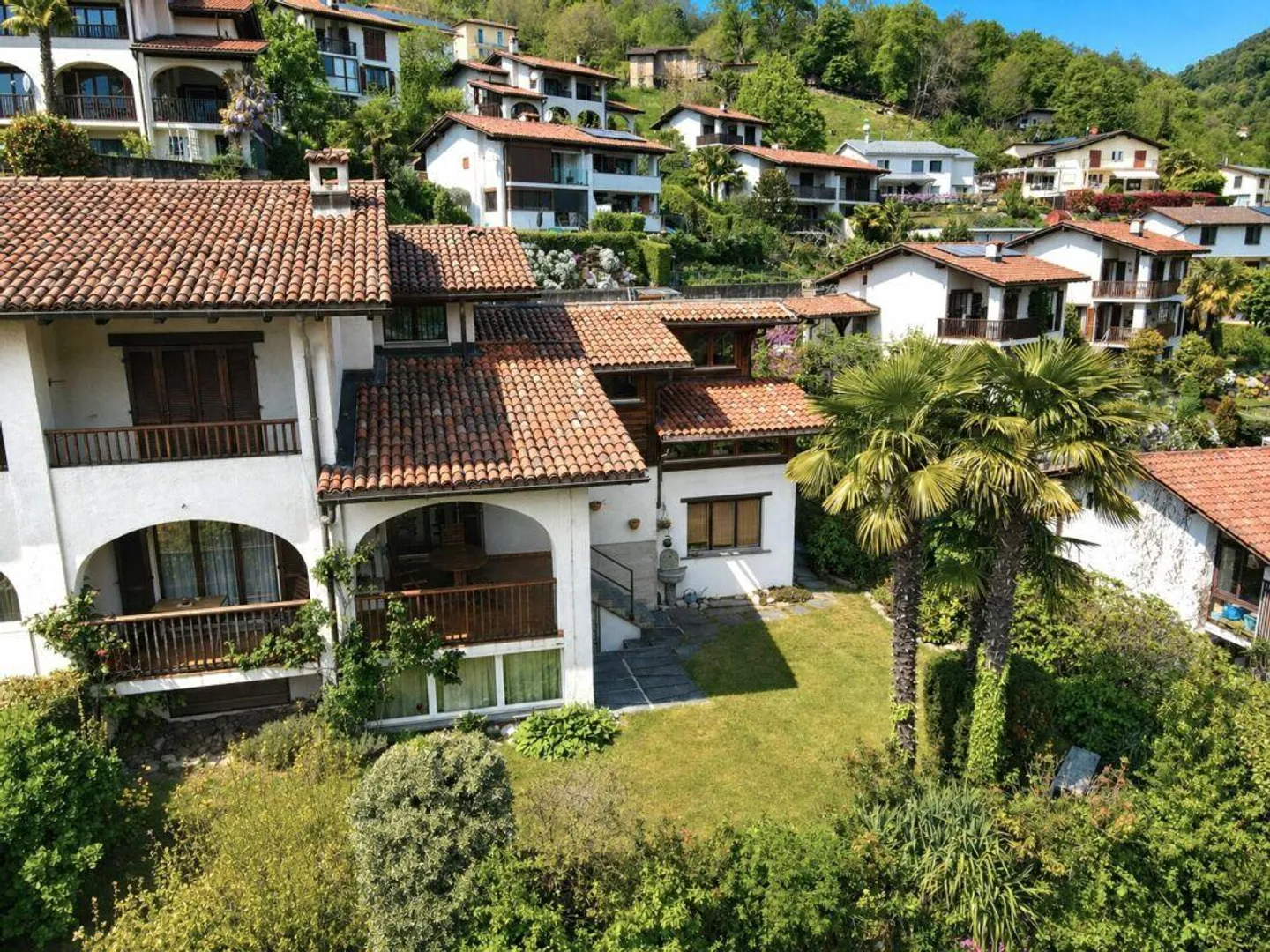 Merveilleuse maison immergée dans la verdure avec vue dégagée à Arogno - Photo 30 sur 30