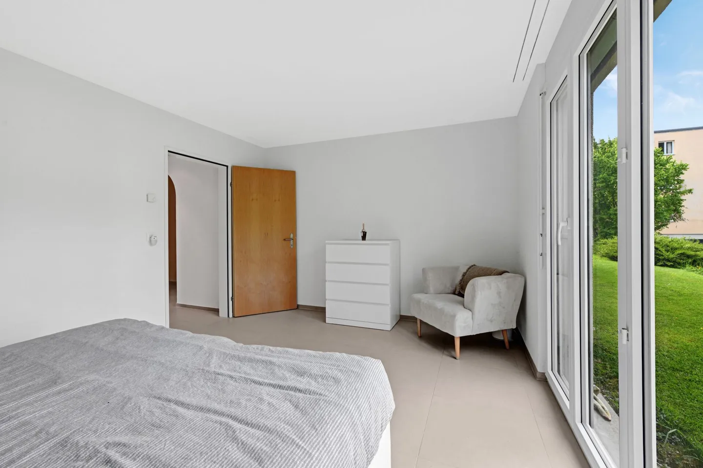Wohnen im Grünen: Lichtdurchflutete 5.5-Zimmer-Wohnung mit Wintergarten, Sitzplatz und Hobbyraum - Foto 42 von 42