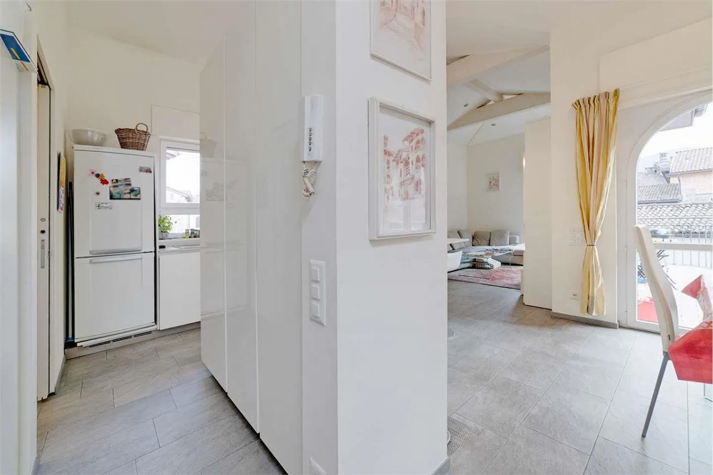 CASLANO - UNABHÄNGIGES GEBÄUDE WENIGE SCHRITTE VOM SEE ENTFERNT - Foto 6 von 13