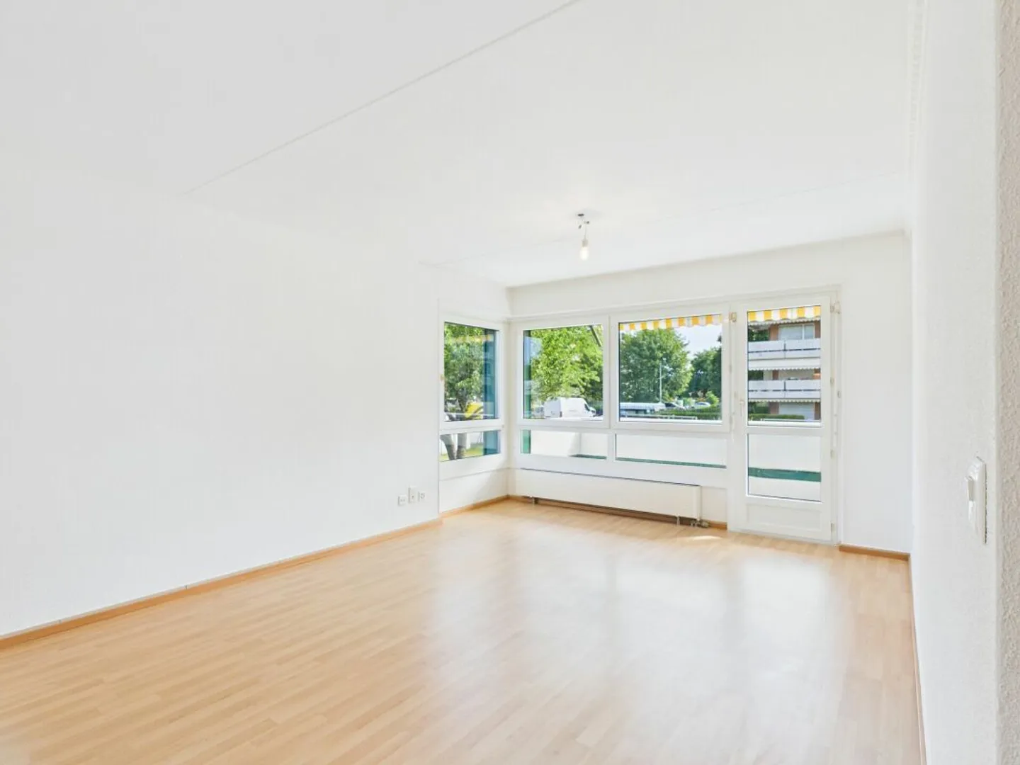 Modernes 3.5-Zimmer-Apartment - Foto 4 von 8