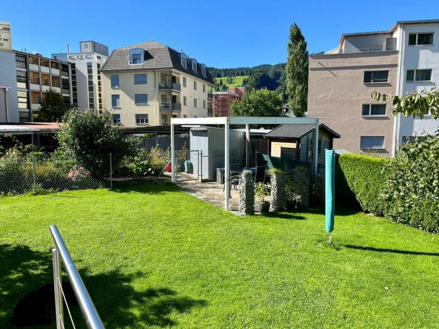 Detached, well-maintained 3½-room single-family house with single garage and beautiful garden - Photo 2 of 13