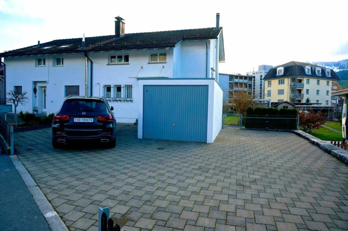 Detached, well-maintained 3½-room single-family house with single garage and beautiful garden - Photo 4 of 13