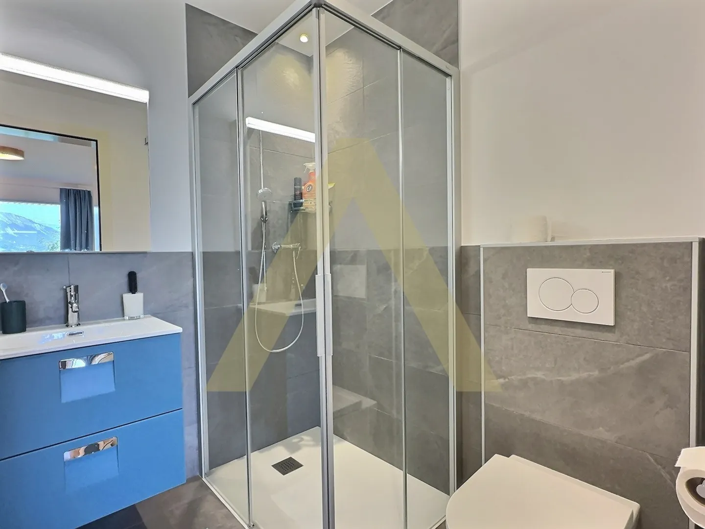 Beautiful apartment with stunning views - Photo 5 of 5