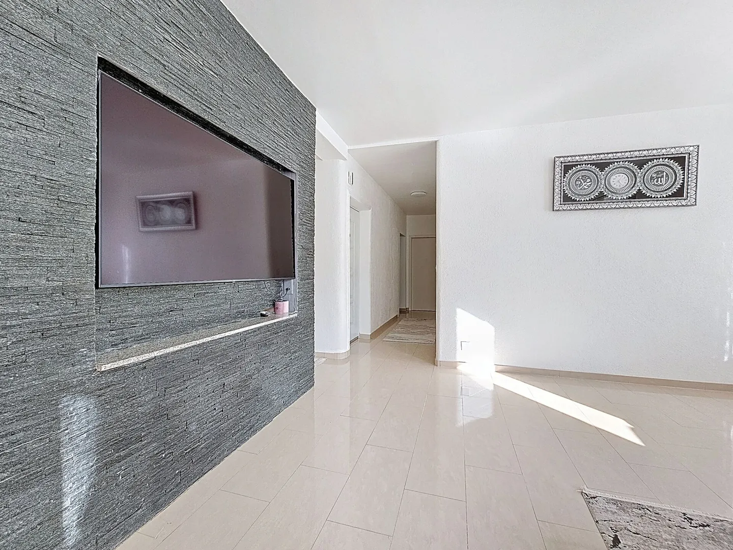 Appartement moderne à Saint-Imier - Photo 2 sur 13