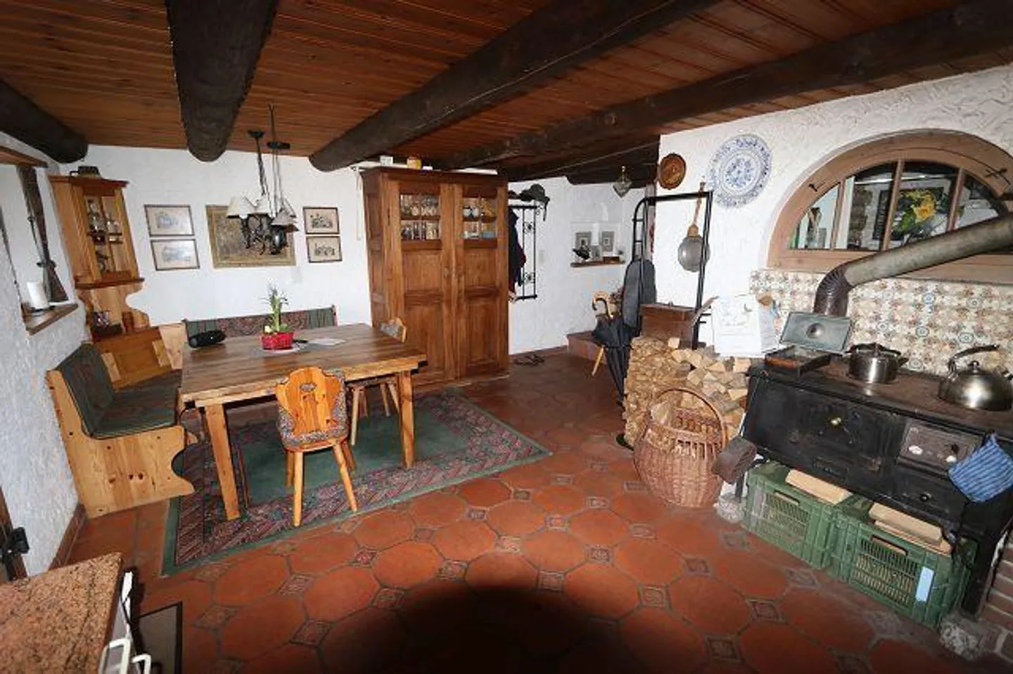 3 1/2-Room Rustic House with Garden and Expandable Barn on 15000 m2... - Photo 7 of 25