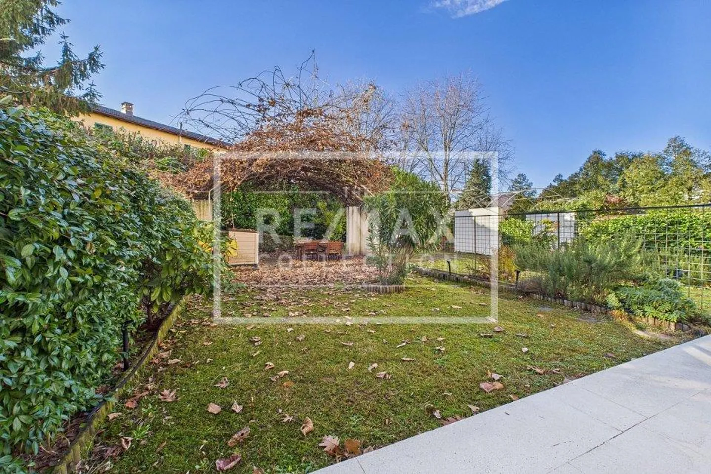 Space, Elegance and Comfort just a few steps from Lugano - Photo 9 of 13