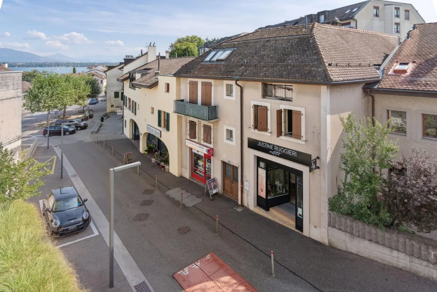 Exclusivity: Package of two arcades in Versoix - Photo 1 of 12