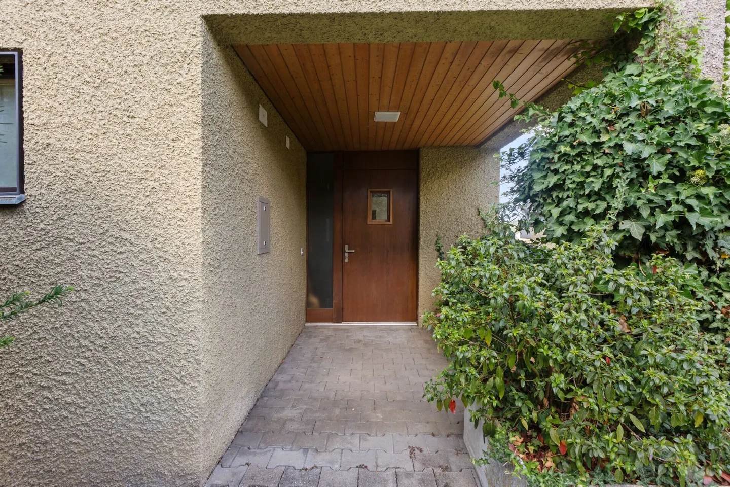 Spacious 2½-room terrace apartment with a wide view - Photo 2 of 27