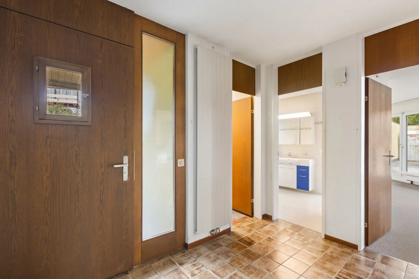 Spacious 2½-room terrace apartment with a wide view - Photo 3 of 27
