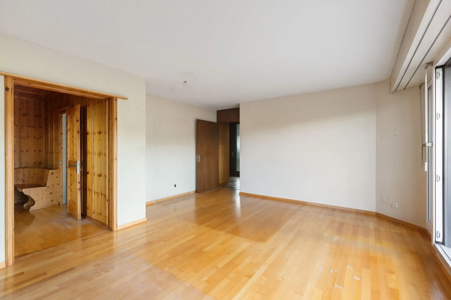 Spacious 2½-room terrace apartment with a wide view - Photo 5 of 27