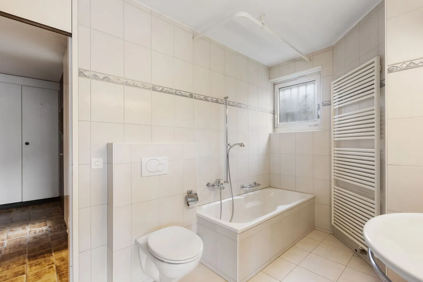 Spacious 2½-room terrace apartment with a wide view - Photo 16 of 27