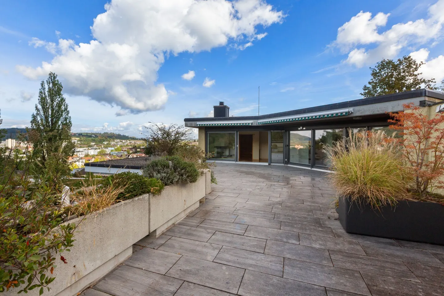 Spacious 2½-room terrace apartment with a wide view - Photo 20 of 27