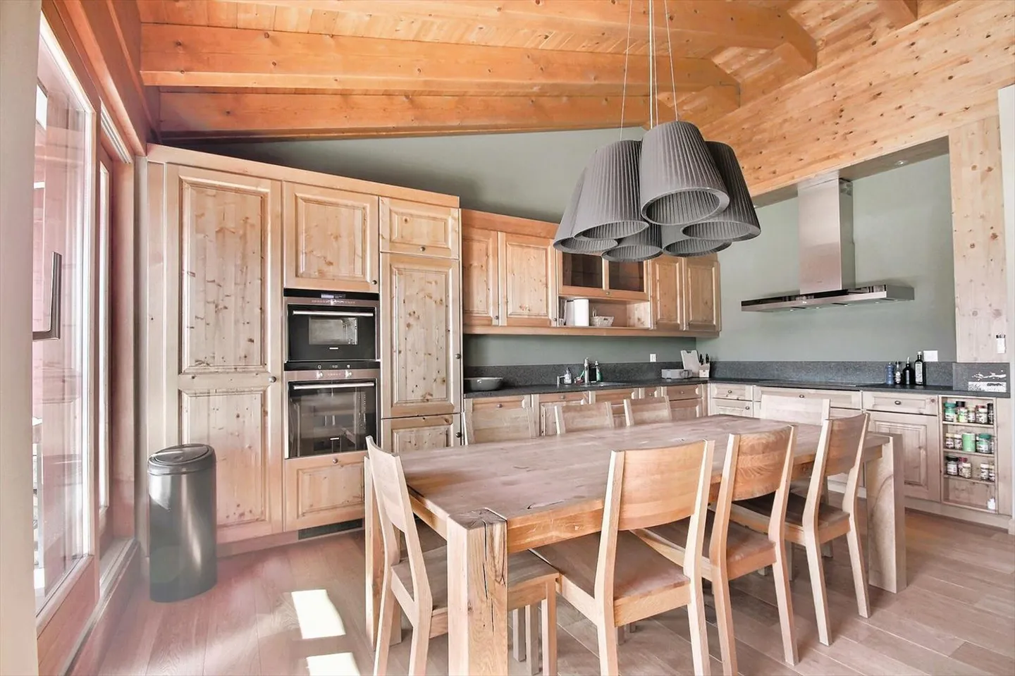 Superb 4.5 room attic apartment, spacious and bright - Ideally located - - Photo 5 of 13