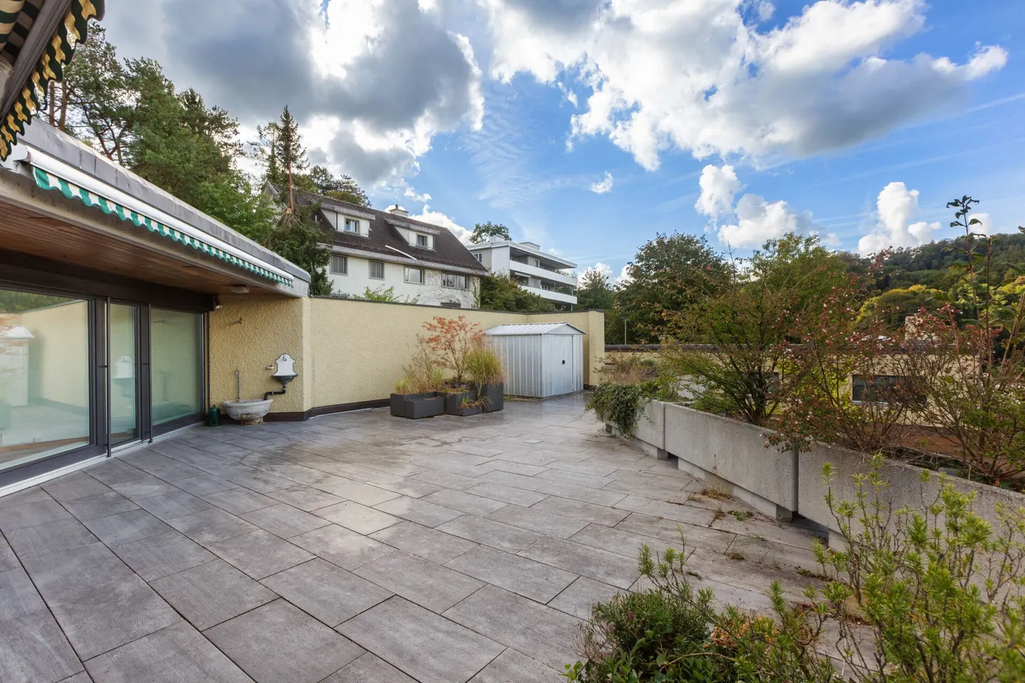 Spacious 2½-room terrace apartment with a wide view - Photo 23 of 27
