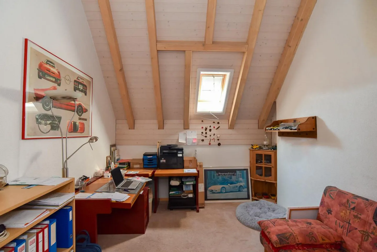 Spacious Maisonette Apartment with Beautiful View in Central Location - Photo 12 of 13