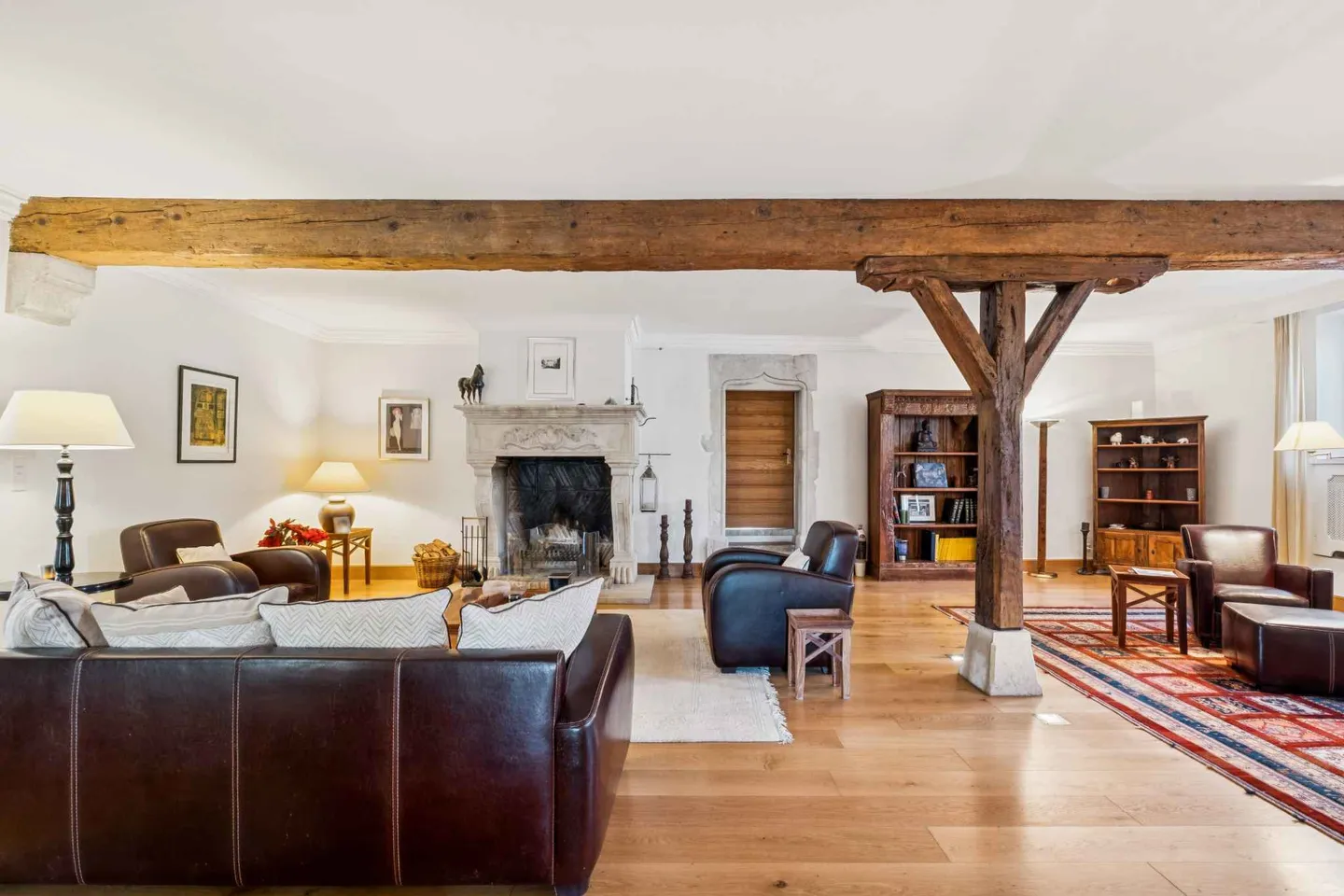 Exclusively: Magnificent 18th Century Residence - Photo 4 of 5