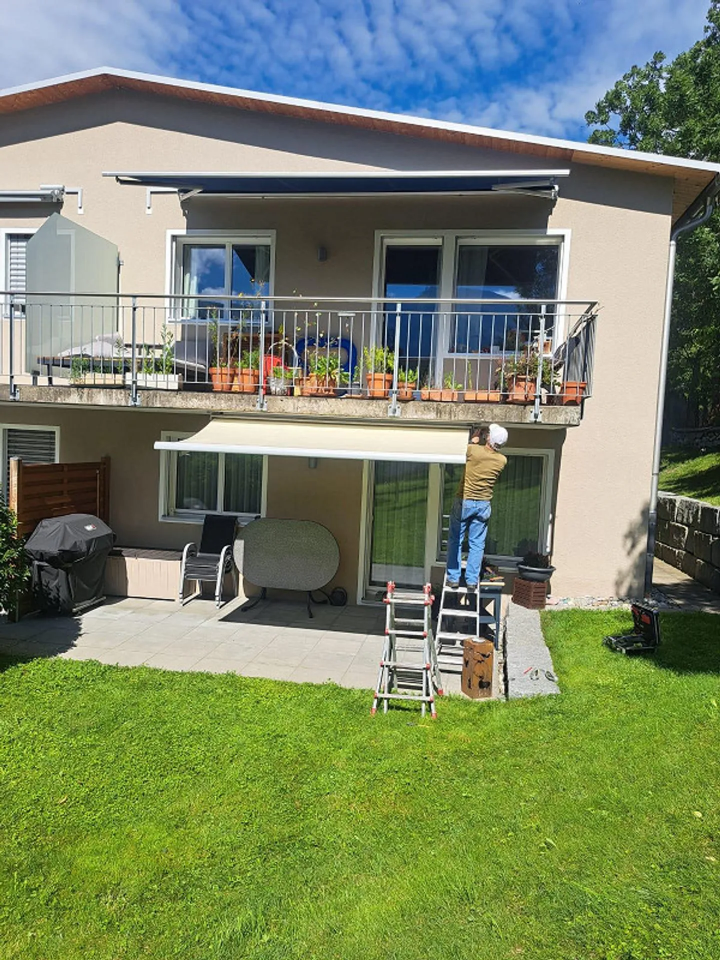 Appartamento moderno di 4,5 stanze con patio - Foto 8 di 16