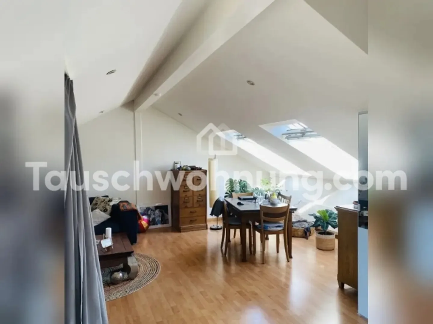 [ÉCHANGE D'APPARTEMENT] Appartement sous les toits avec terrasse dans le quartier 3 - Photo 2 sur 20