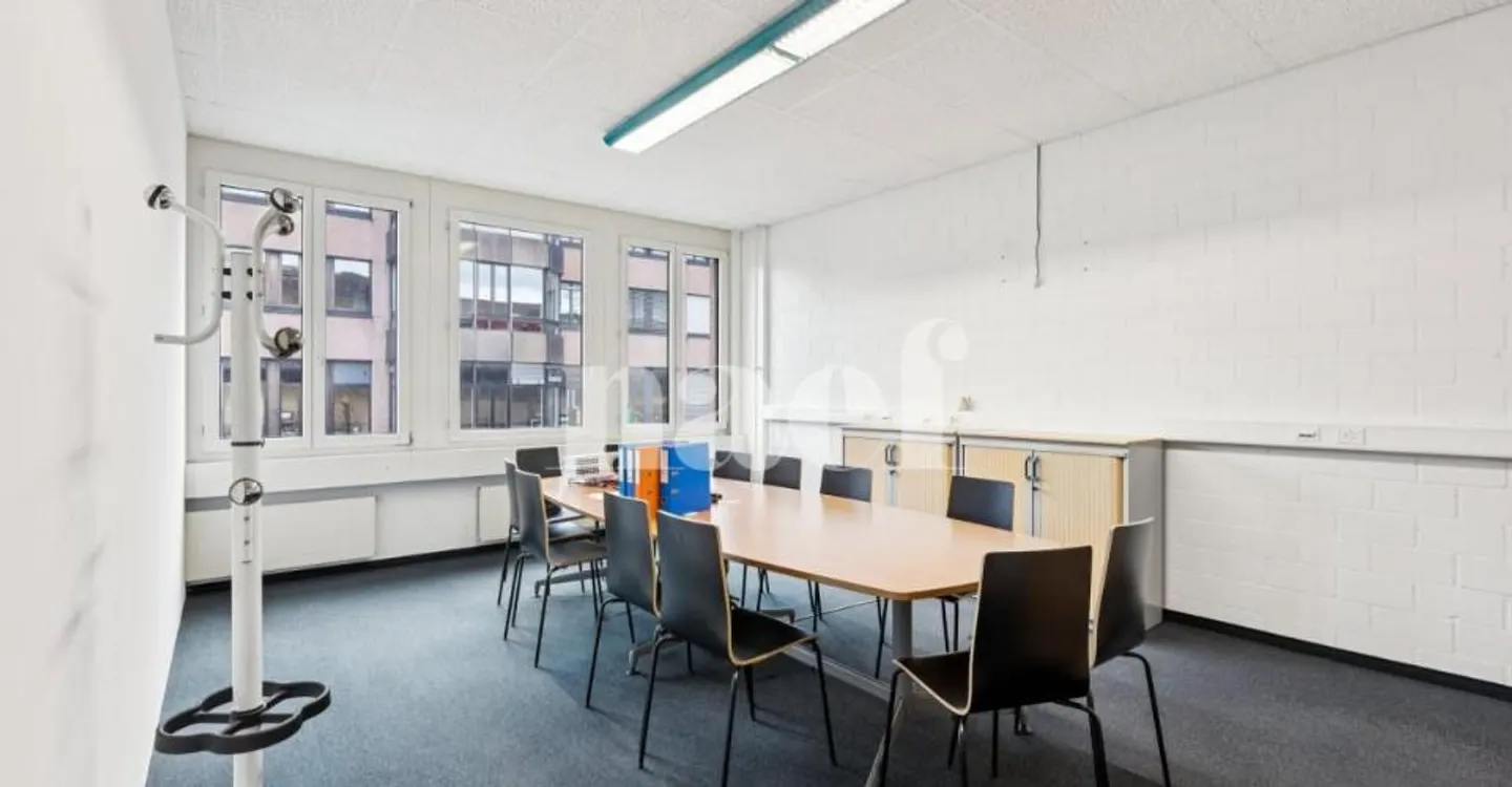 Neue Büros verfügbar von 281 m2 - Foto 1 von 6